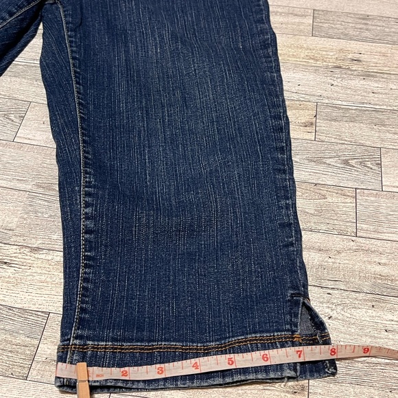 Levis Perfectly Slimming 512 Capri Blue Jean Denim Women Size 8 - Picture 6 of 11